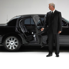 Toronto Airport Taxi Limousine Services - Affordable Luxury Airport Transportation driven by courteous friendly chauffers